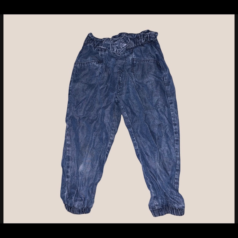 Trendy little girls pants.
